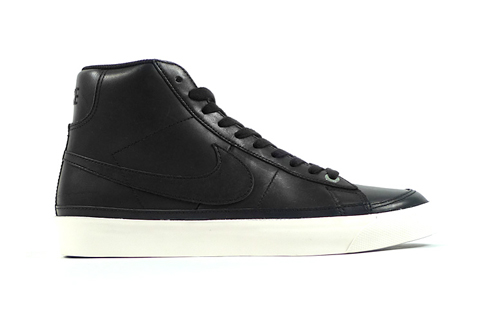 http://www.commeuncamion.com/img/2010/01/nike-blazer-noires.jpg