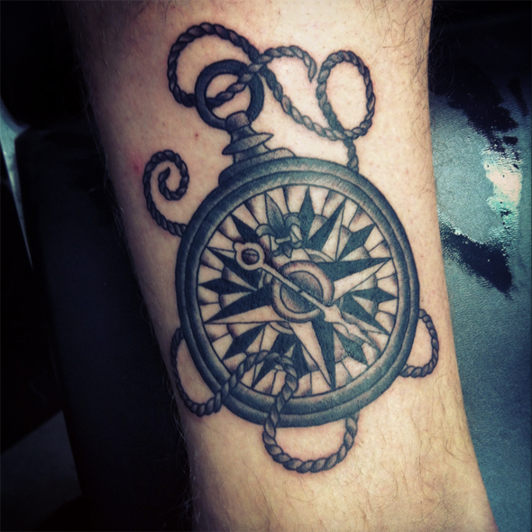 Tatouage boussole marine