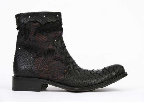 boots-blackstone-python