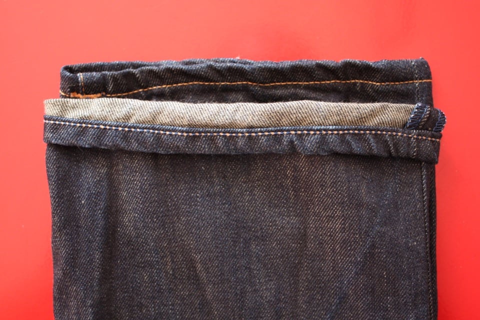 Ourlets de jeans : à l'envers ou chez la couturière ?
