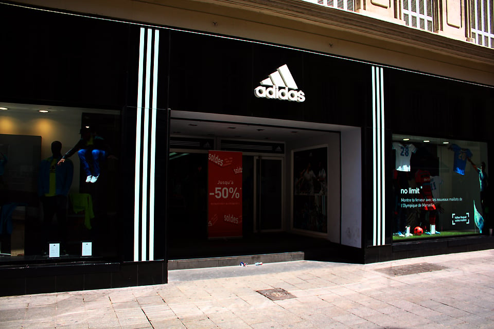 adidas paris horaires