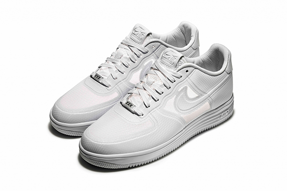 Basket Nike Air Force One : une chaussure blanche ou noire Le Forum Sneakers • AIR FORCE ONE 2007 : Nike