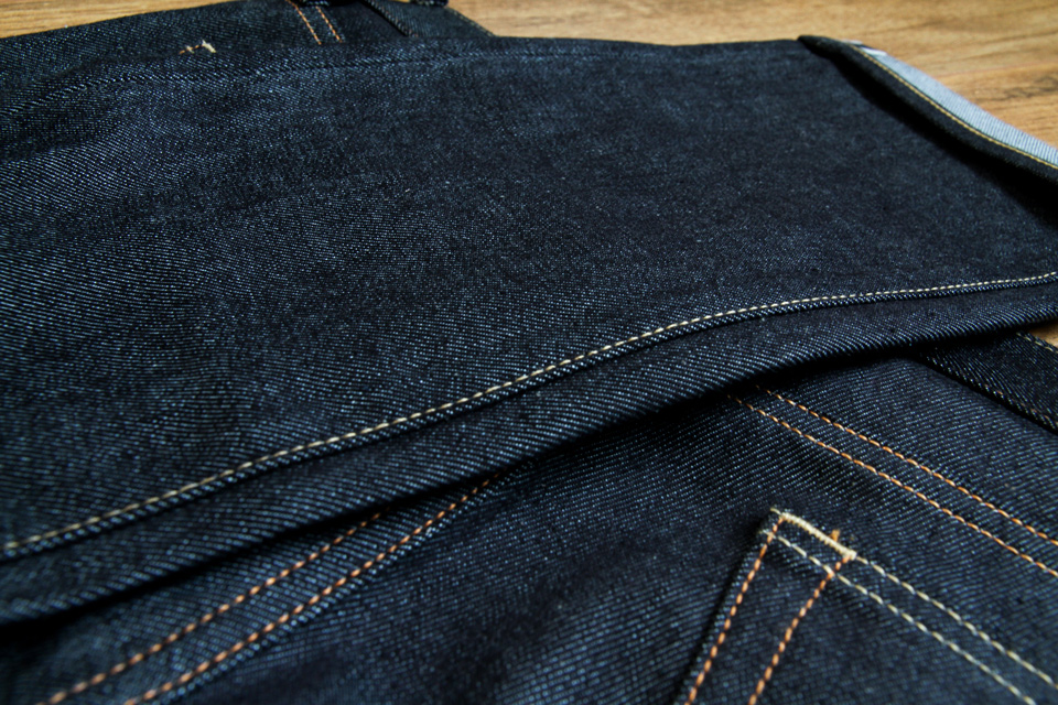 details-jeans-selvedge-uniqlo-coutures