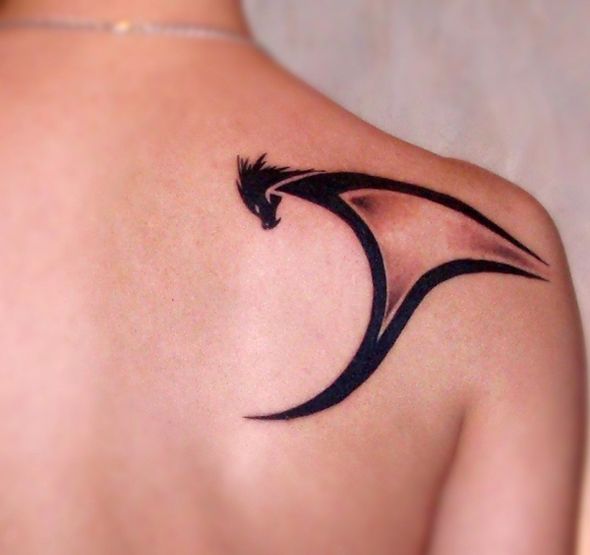 tatouage-discret-epaules