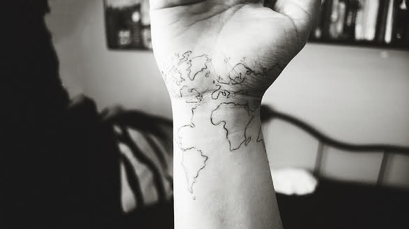 tatouage poignet mappemonde