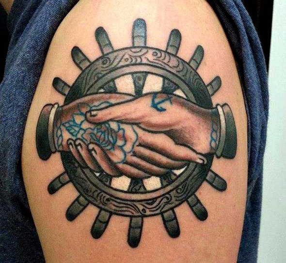 tatouage marin barre