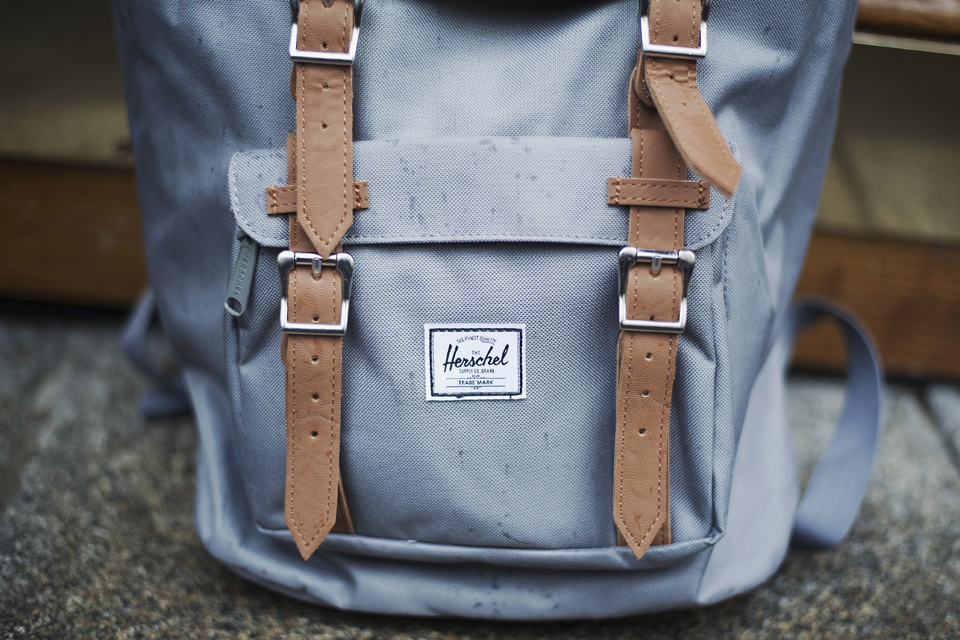 sac herschel little america mid gris poche