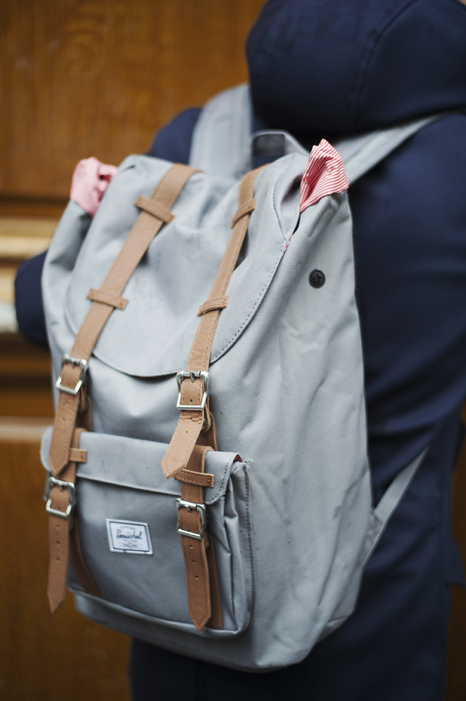 sac herschel little america mid gris profil