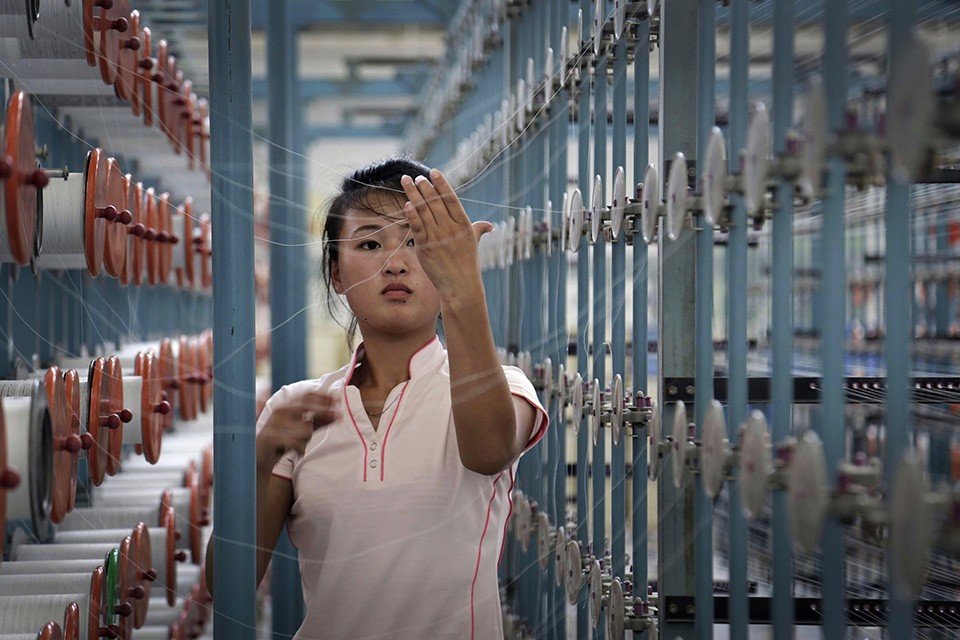 femme usine corée du nord