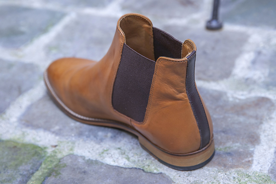 Chelsea boots Pied de biche profil