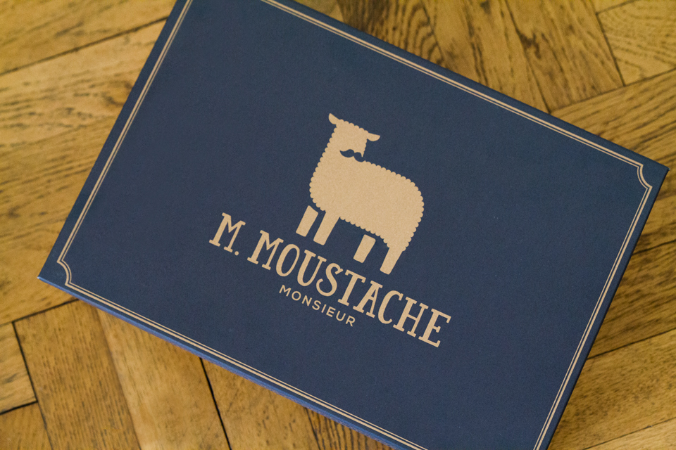 m-moustache-boite