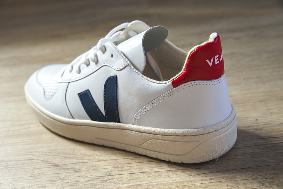 Veja V10 Profil Arriere