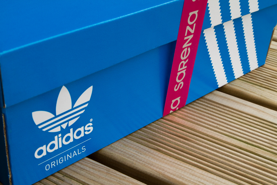 boite a chaussure geante adidas