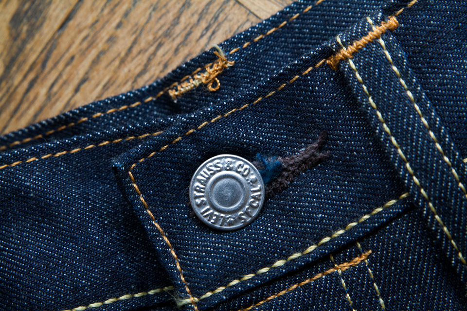 https://www.commeuncamion.com/content/uploads/2016/03/bouton-levis-metal.jpg