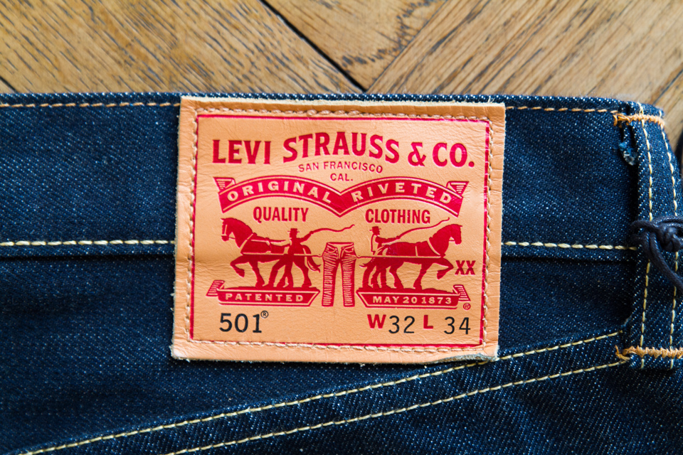 patch-cuir-levis-501-jeans