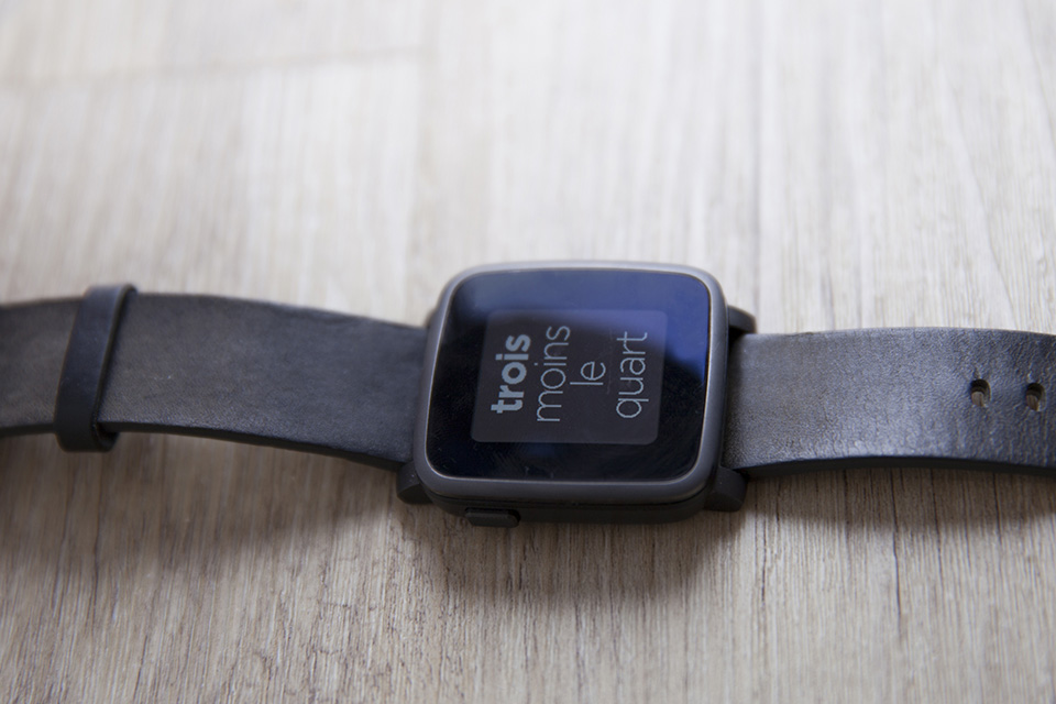 montre pebble smartwatch time affichage test