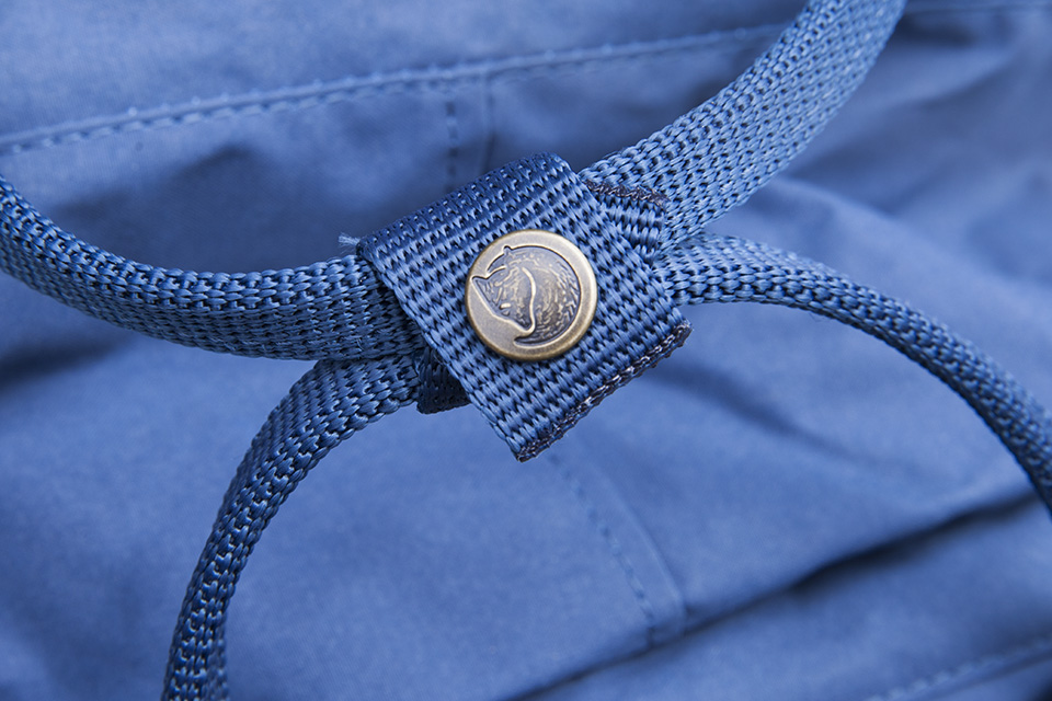 sac à dos fjallraven kanken anse bouton logo