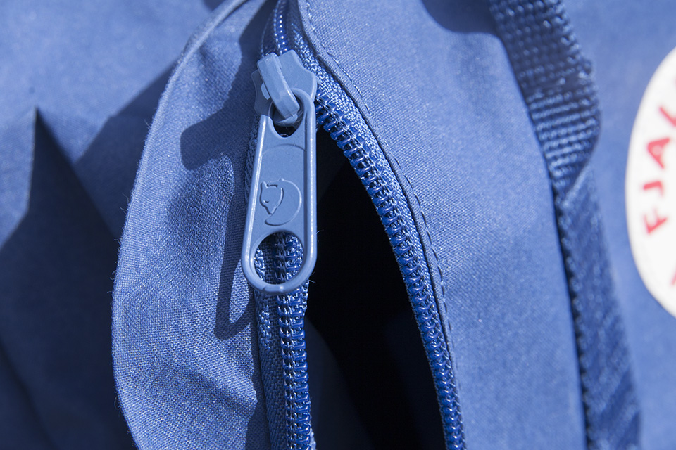 sac à dos fjallraven kanken zipper logo