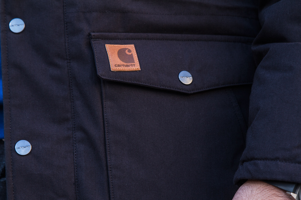 carhartt logo patch cuir