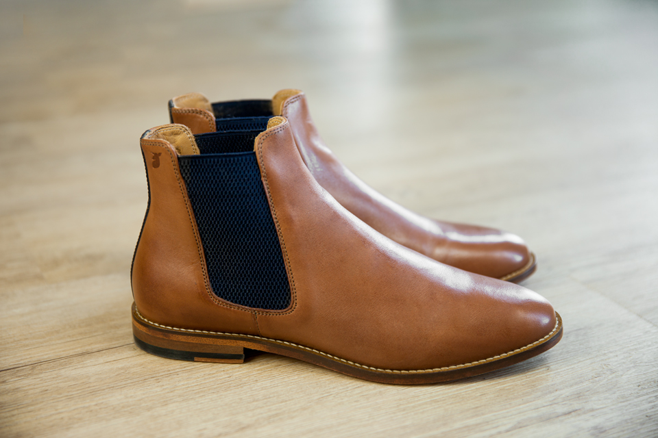 pied de biche chelsea boots