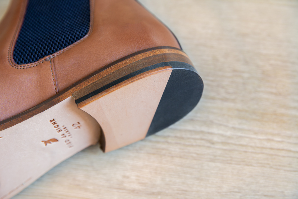 pied de biche chelsea boots