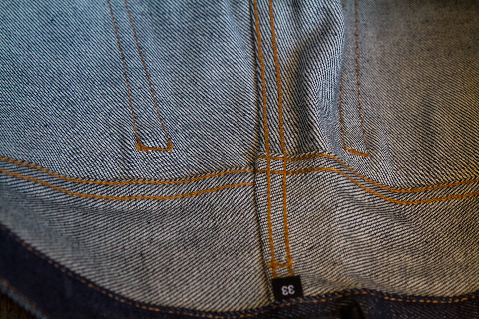 coutures interieur jeans apc