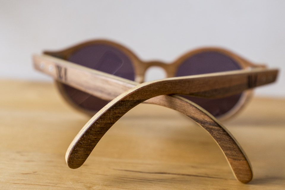 branches lunettes wood light