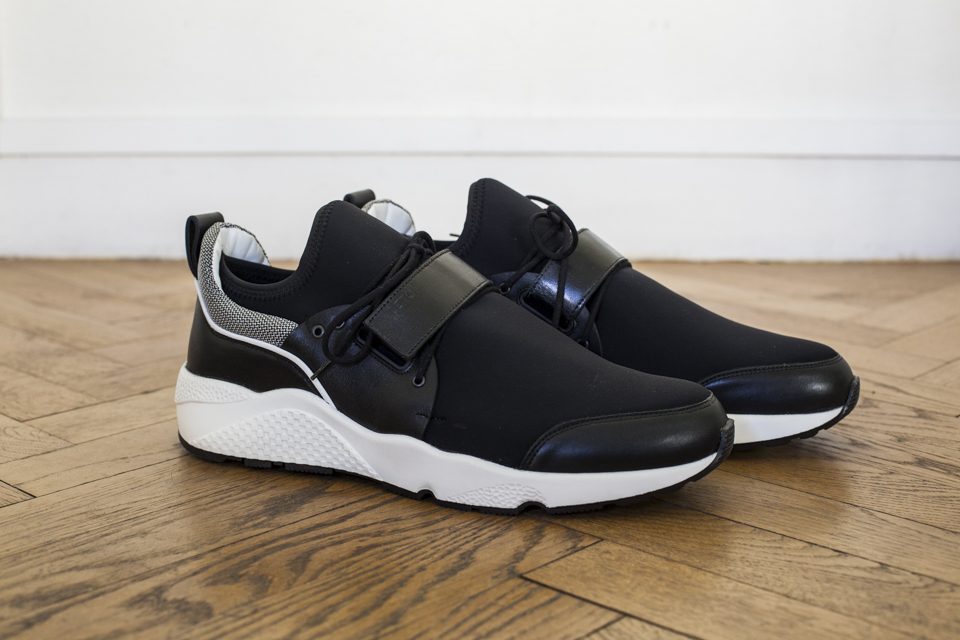 leto solid sneakers