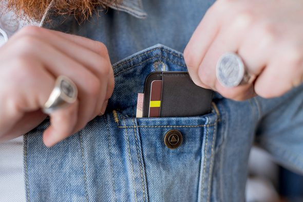 Laperruque Porte Cartes Poche Veste Mains