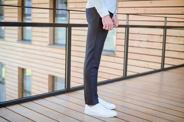 Drapeau Noir Pantalon Porte Profil