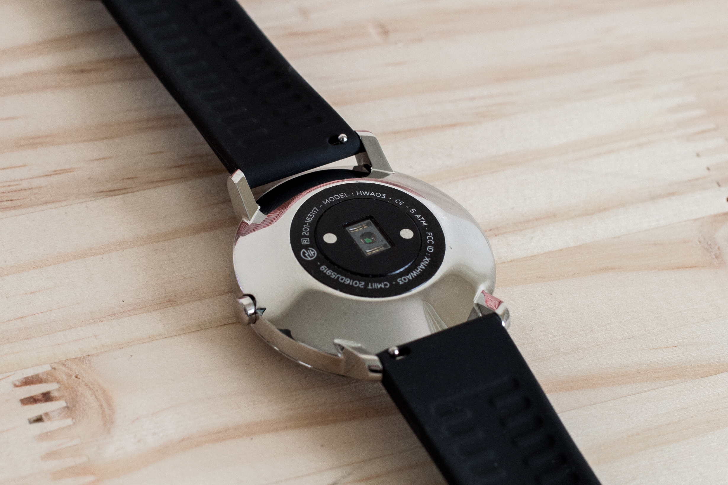 Test : Steel HR, la première montre Withings avec capteur cardiaque