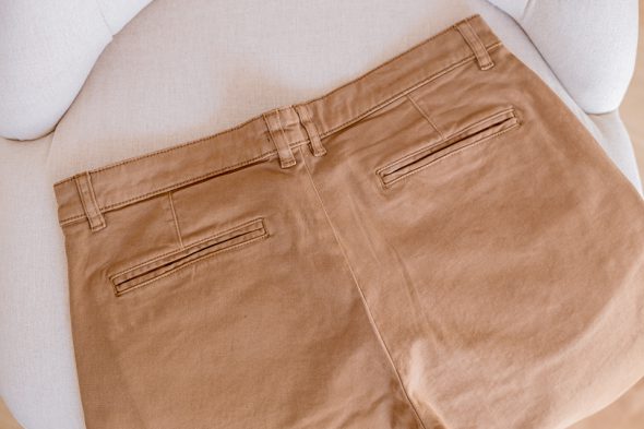 chino acolyte cognac fesses