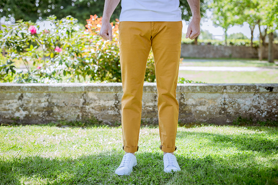 Chino Acolyte Moutarde Porte Face