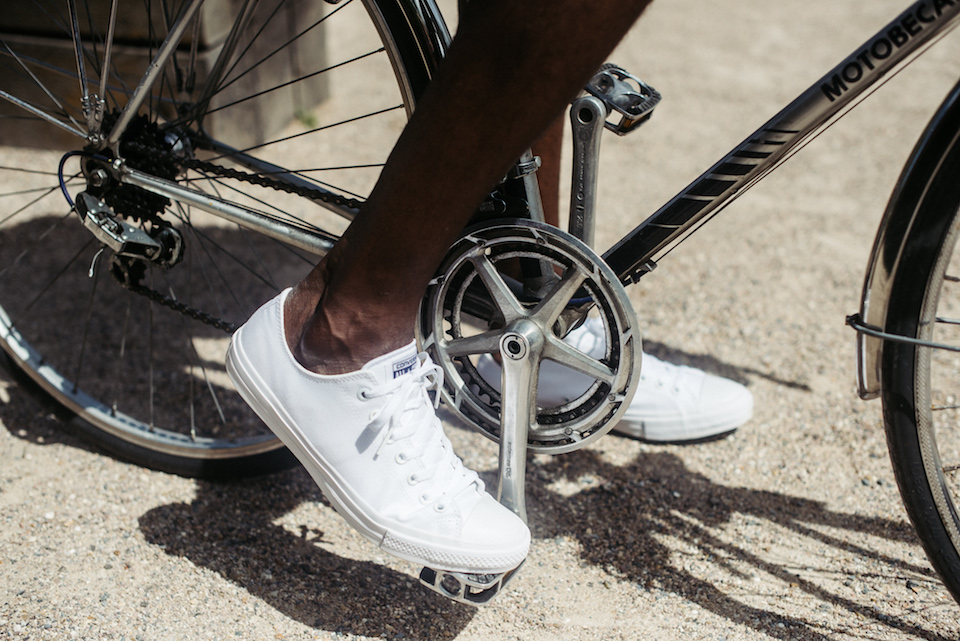 chaussures blanches style homme