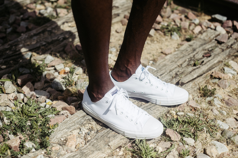 sneakers blanches homme look