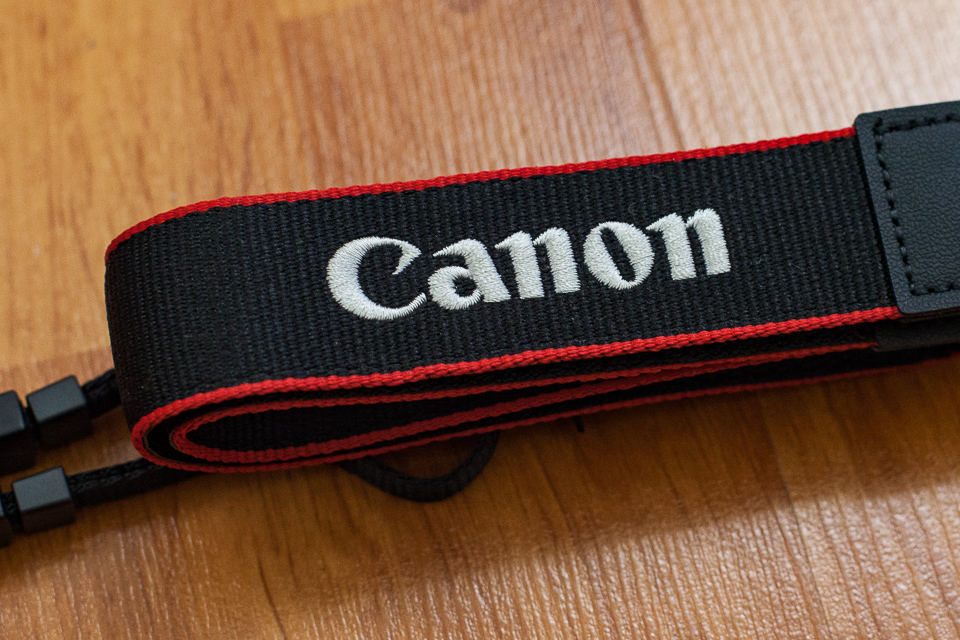 canon marque photo appareil hybride