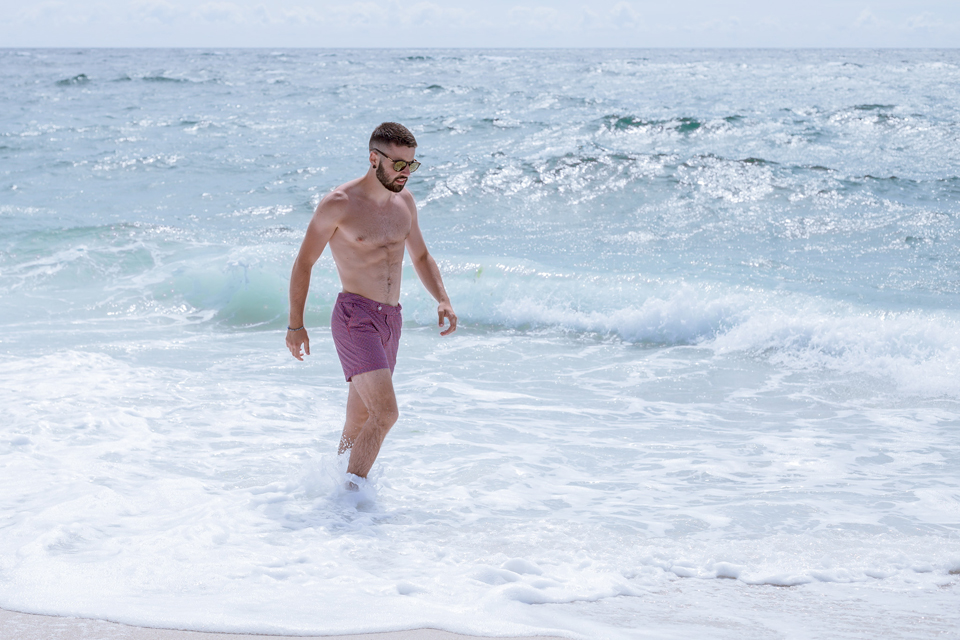 look-plage-debout-eau