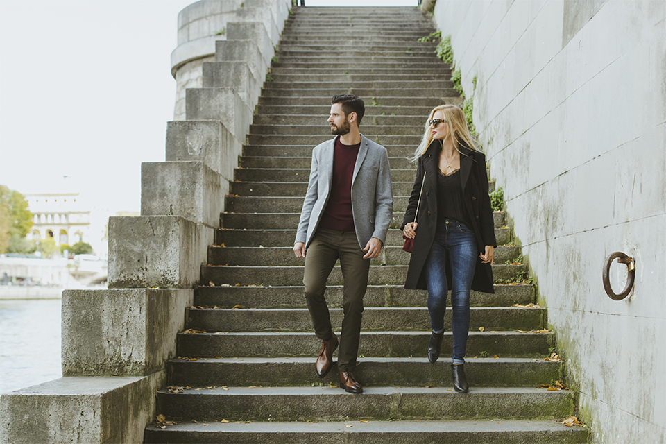 descente couple marches paris