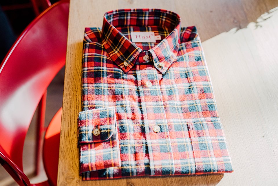 Chemise Hast Tartan Pliee Table