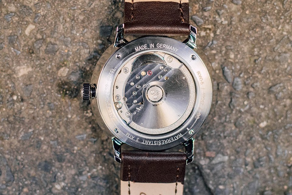 Montre Junkers Fond Close