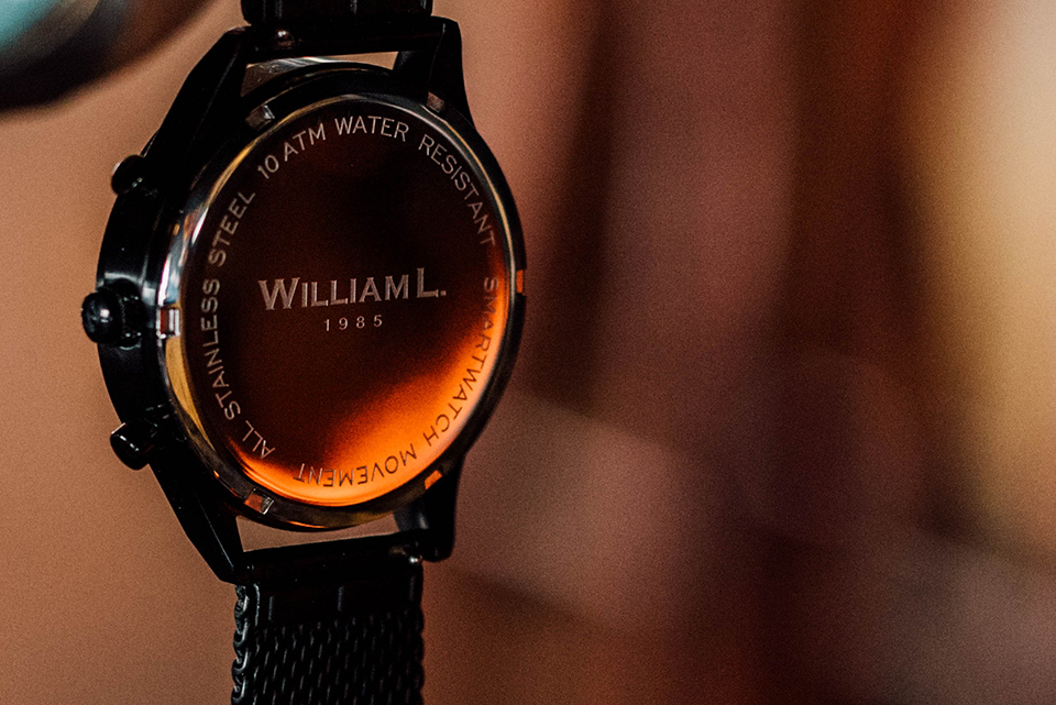 William L Smartwatch Dos Logo