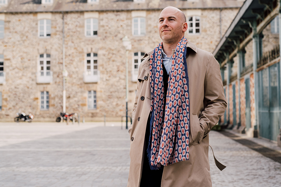 Nouer Un Foulard Cheche Porte Tombe