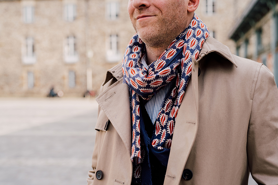 Nouer Un Foulard Cheche Porte Tour Cou