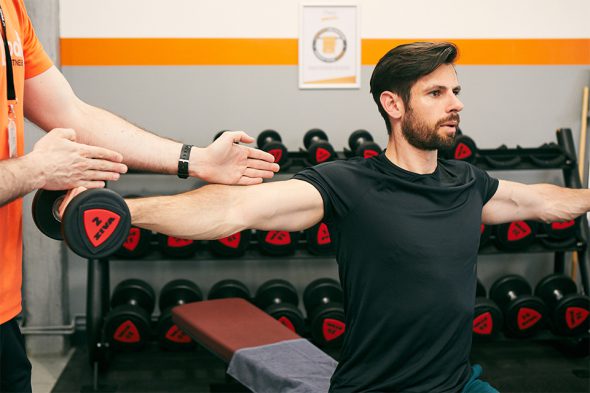 exercice musculation epaule alignement bras