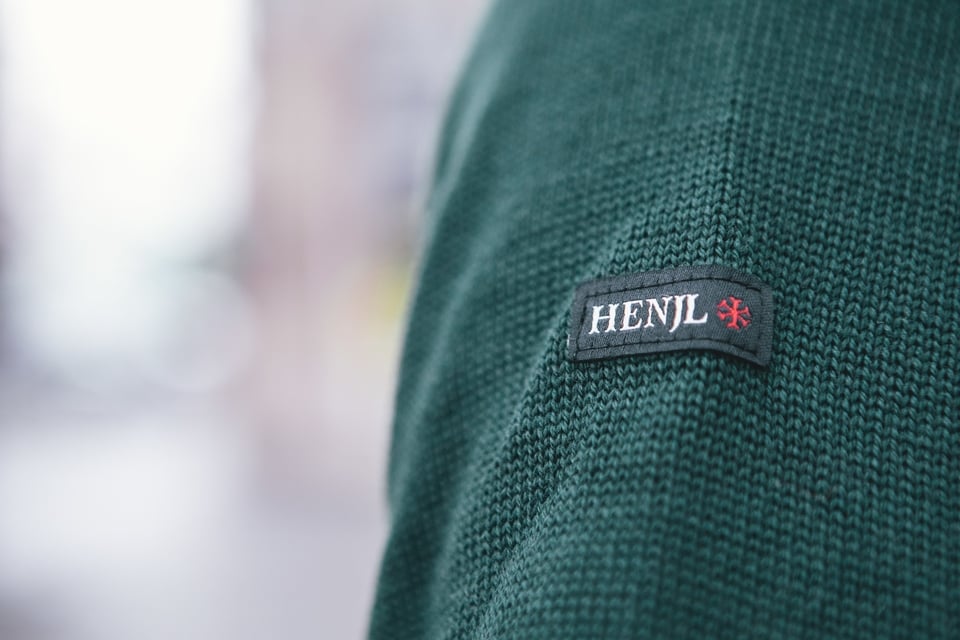 Henjl Pull Logo