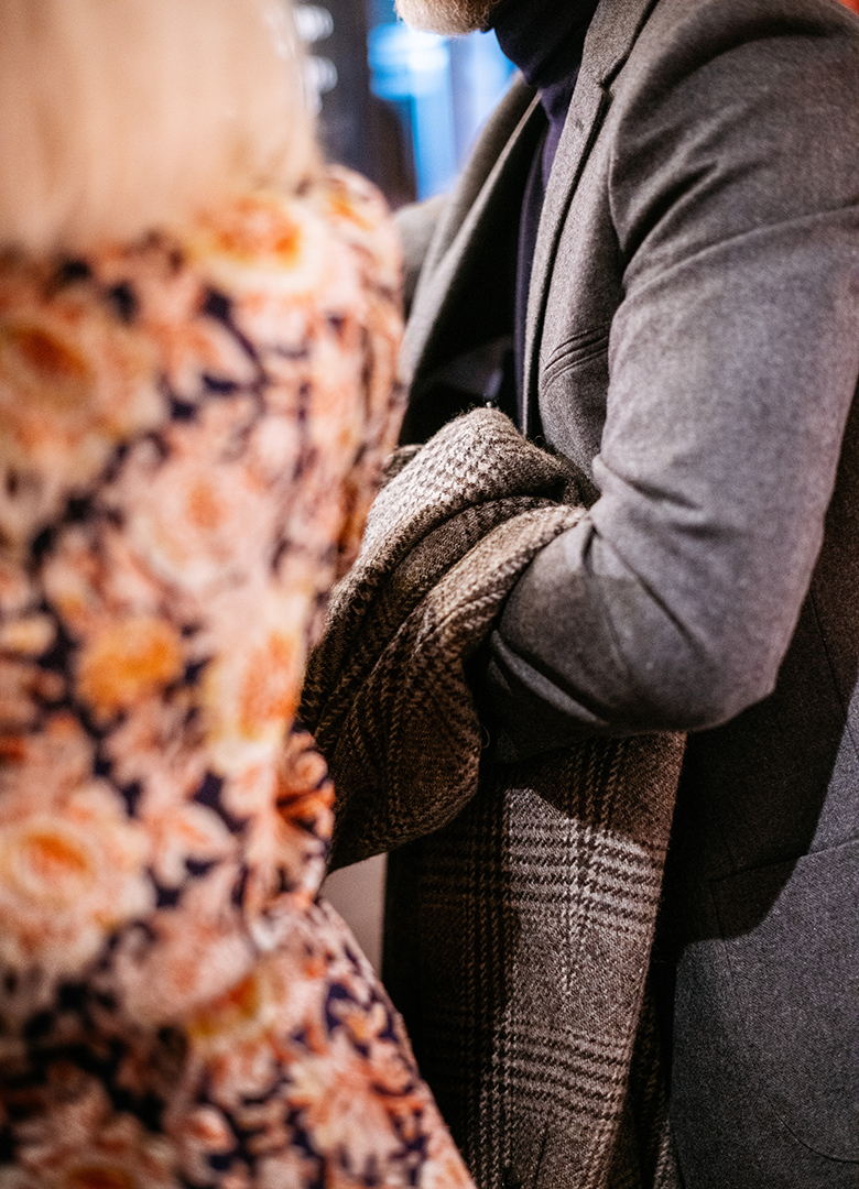 look cafe a paris joe marion bar portrait manteau