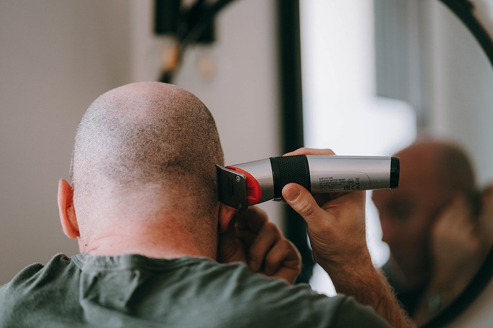 Comment se raser la tête à la tondeuse ?