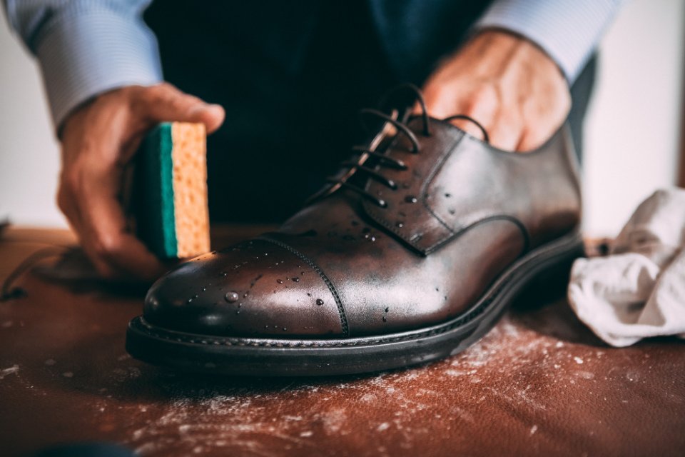 Protéger Les Chaussures En Cuir De La Pluie Et De La Boue