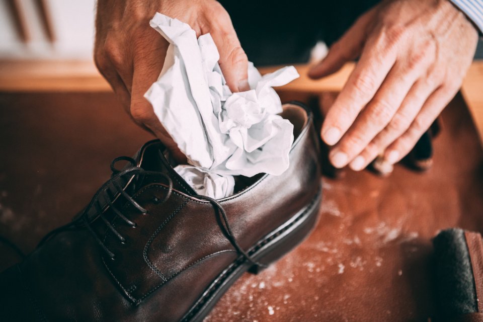 Comment Entretenir Chaussures Pluie Papier