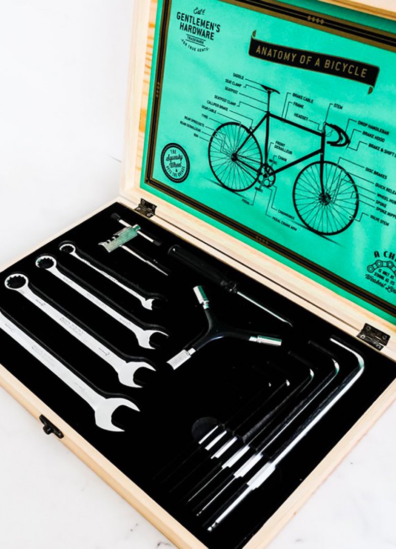 KIT DE RÉPARATION DE VÉLO DANS BOÎTE EN BOIS